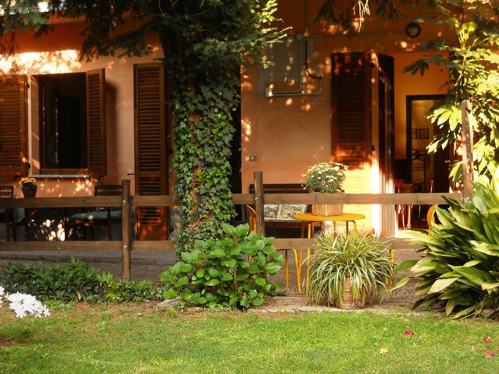B&B Il Cortile Malpensa Casorate Sempione Ruang foto