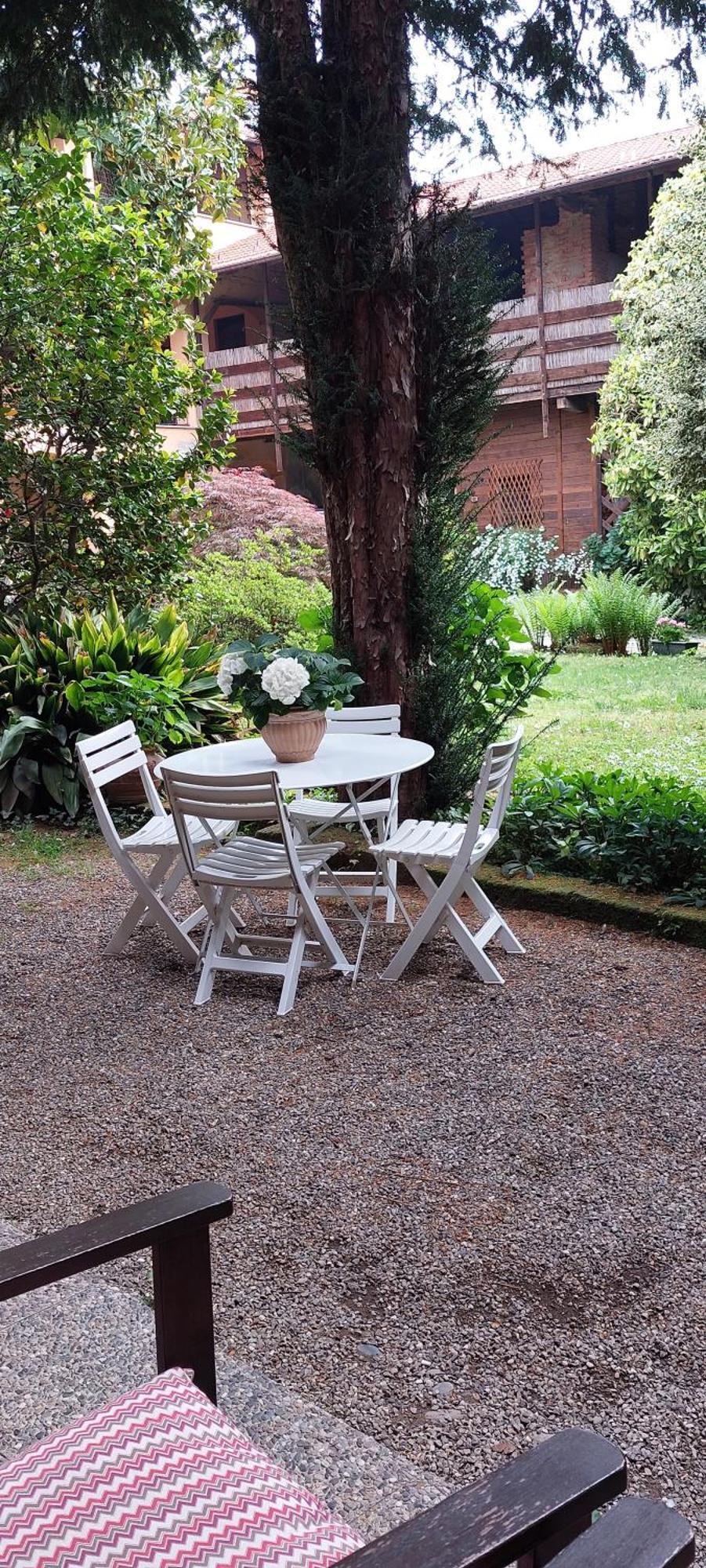 B&B Il Cortile Malpensa Casorate Sempione Bagian luar foto