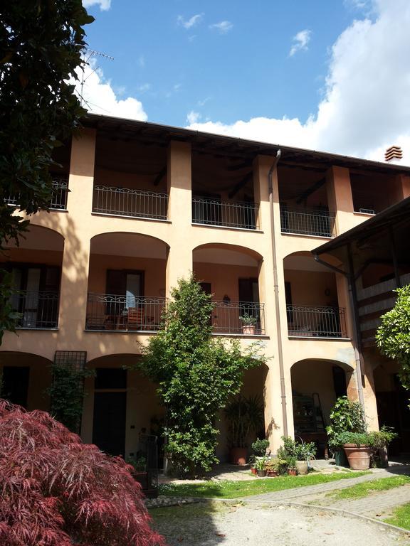 B&B Il Cortile Malpensa Casorate Sempione Bagian luar foto