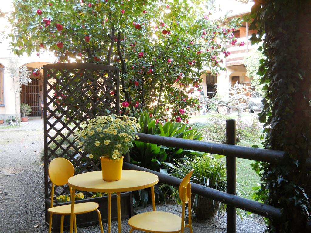 B&B Il Cortile Malpensa Casorate Sempione Bagian luar foto